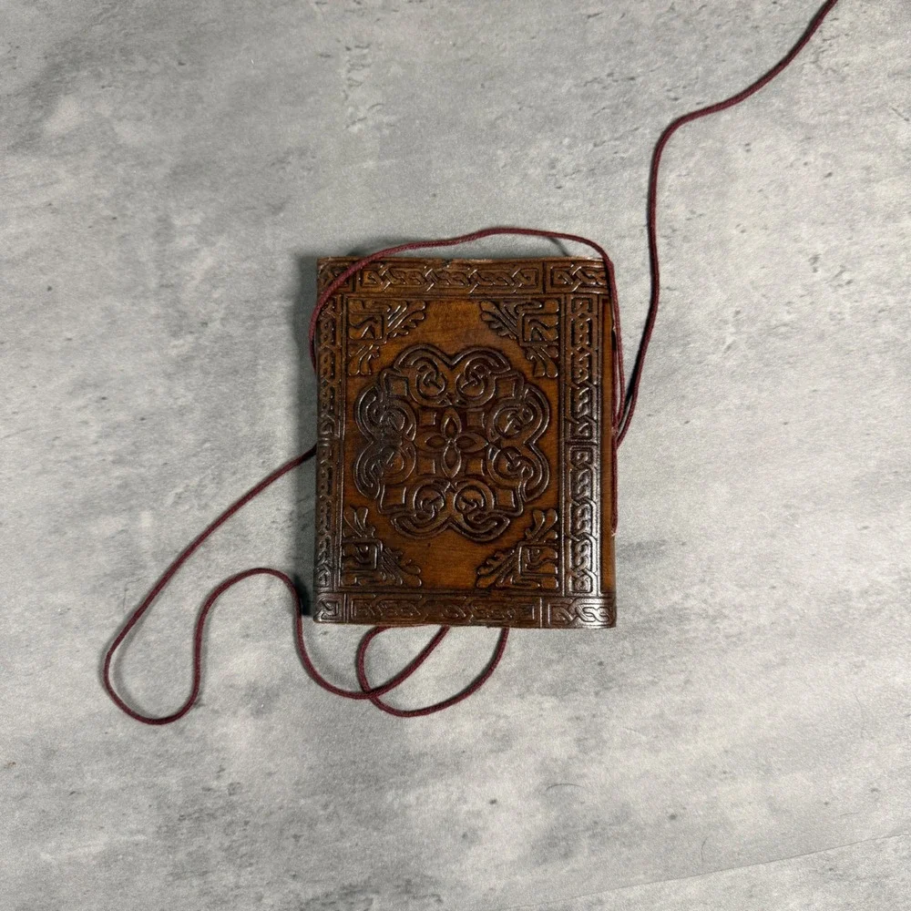 Handmade Leather Journal Unisex Brown Embossed Tie Wrap Refillable Diary Sketch
